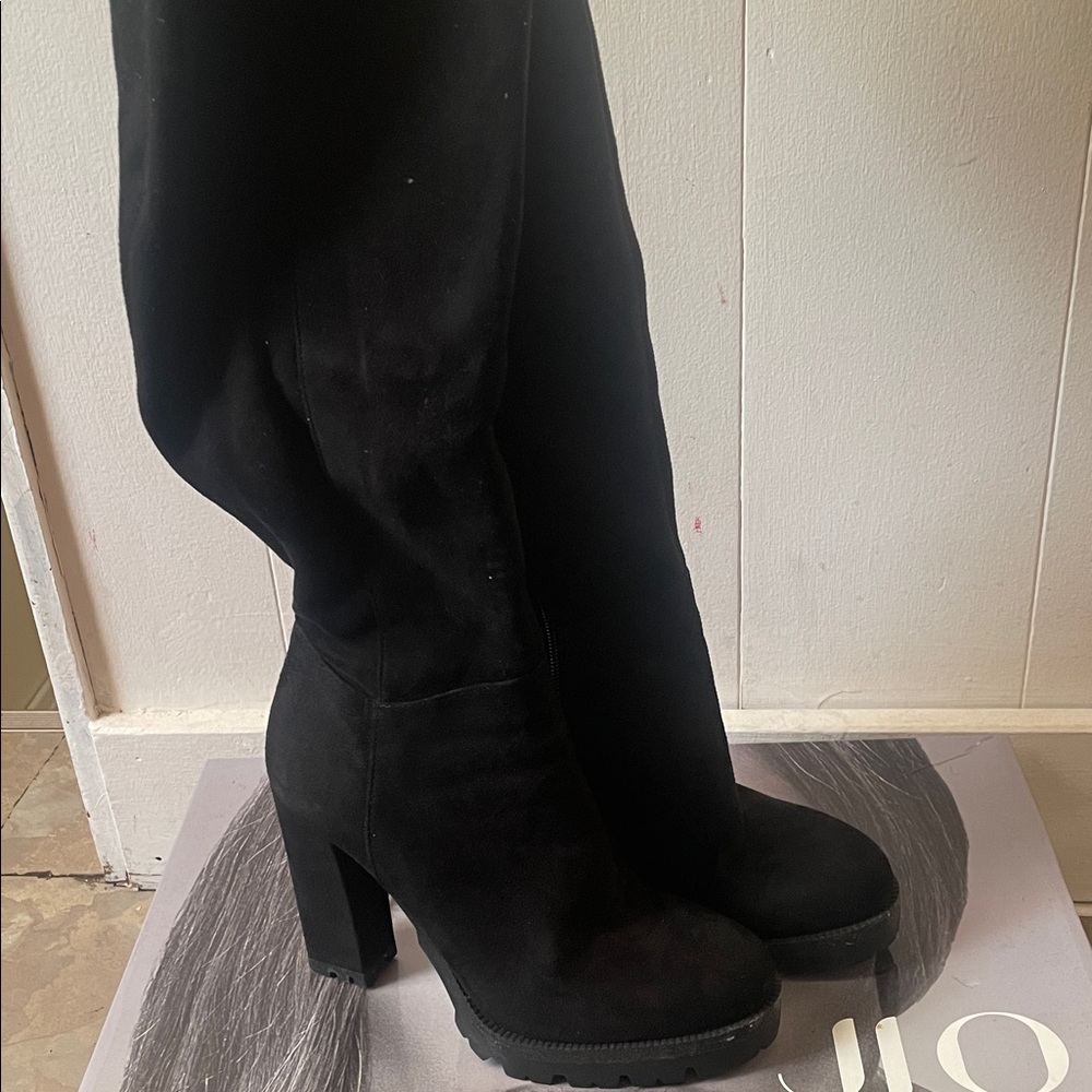 Jennifer Lopez Black Heeled Boots